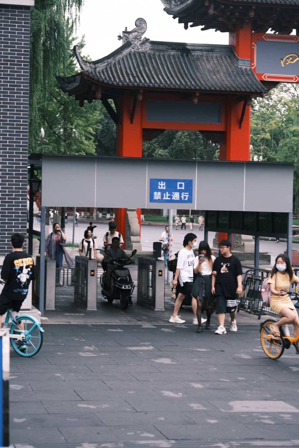 校门口 - loey - 富士（中国）极致影像- FUJIFILM